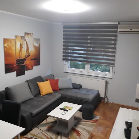 Apartment Azzuro 2 Νόβι Σαντ Εξωτερικό φωτογραφία