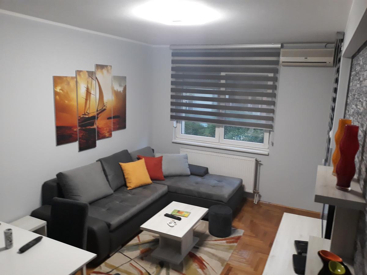 Apartment Azzuro 2 Νόβι Σαντ Εξωτερικό φωτογραφία