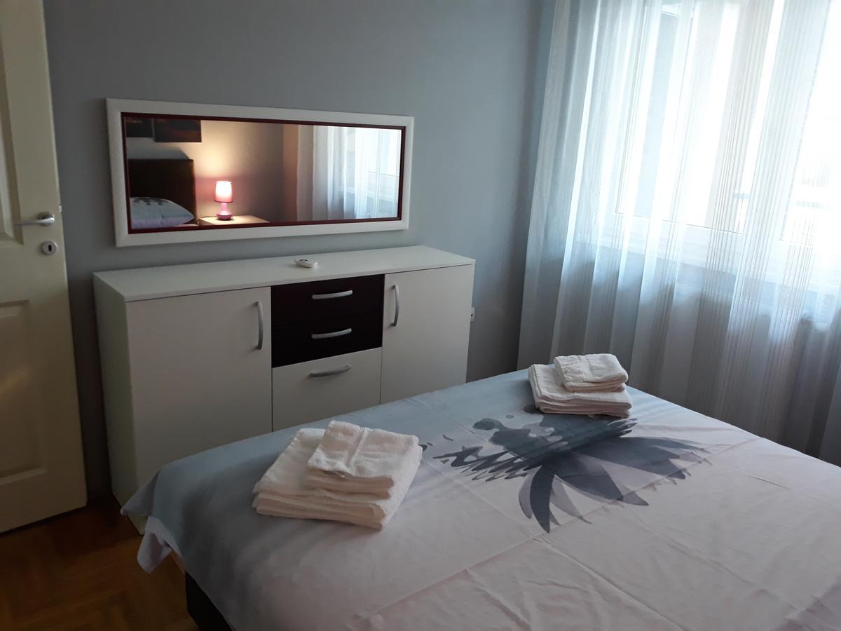 Apartment Azzuro 2 Νόβι Σαντ Εξωτερικό φωτογραφία